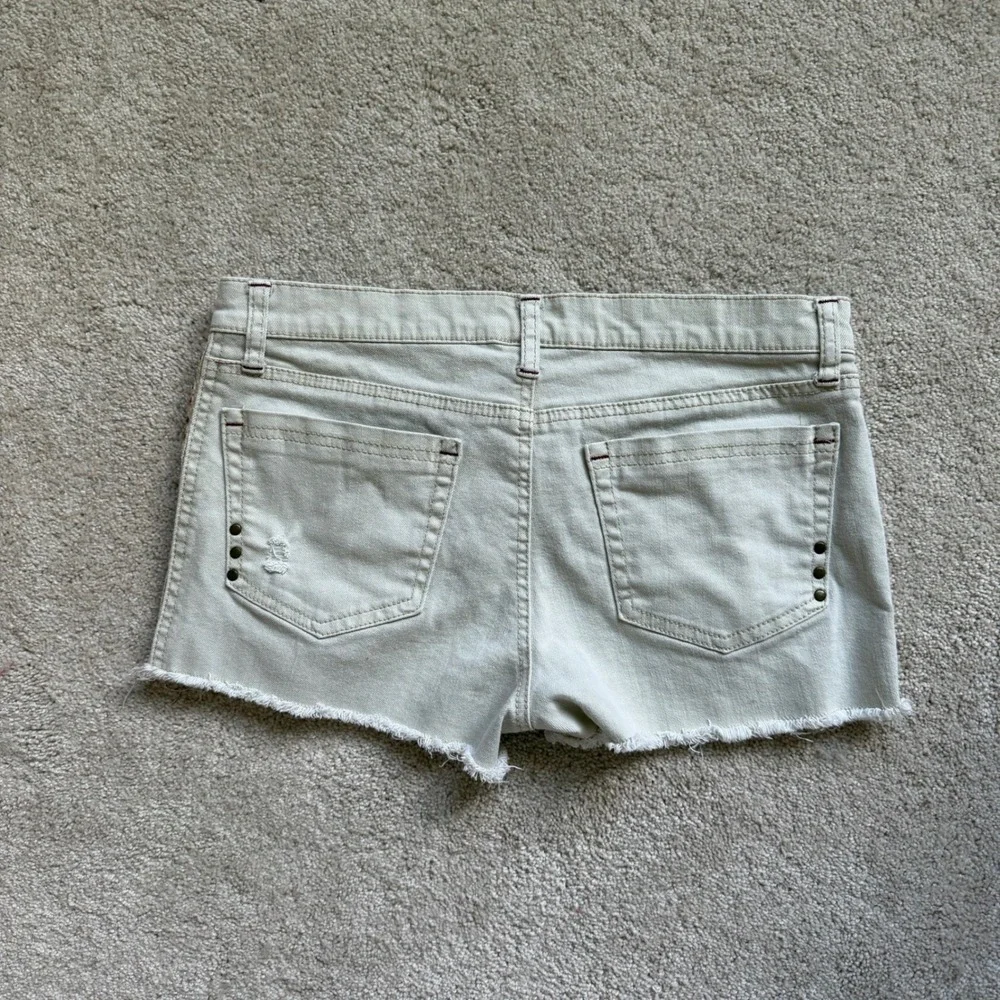 Mudd‎ Boho Embroidered Side Panel Cutoff Denim Shorts Khaki Size 7 Distressed